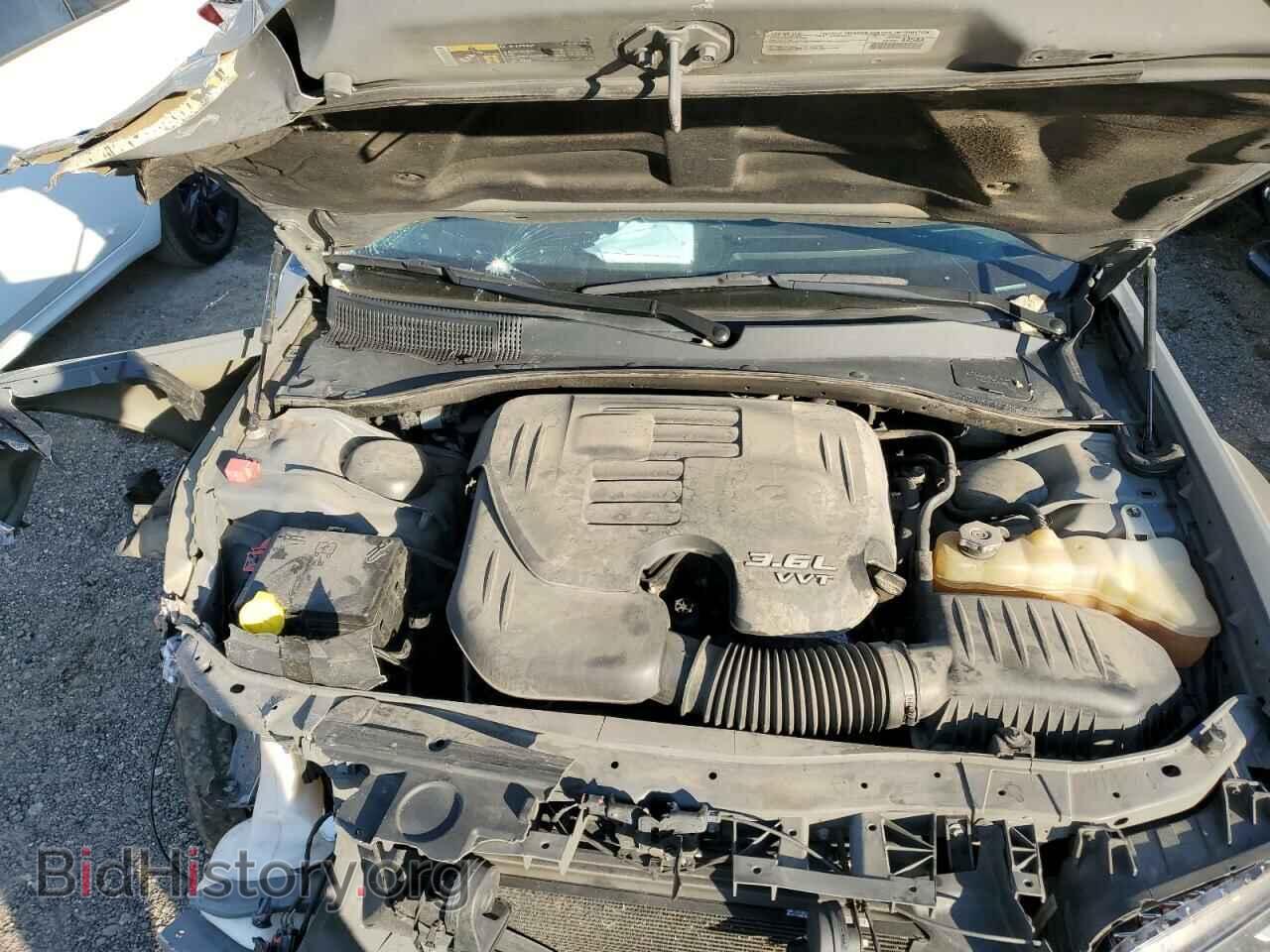 2019 CHRYSLER 300 - VIN: 2C3CCABG2KH516268 - Фото 11