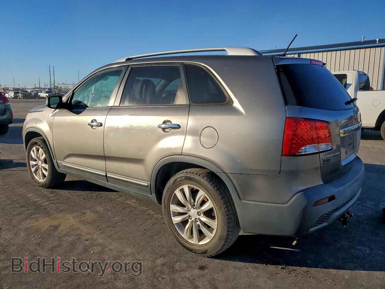 2011 KIA SORENTO - VIN: 5XYKT4A21BG102797 - Фото 2