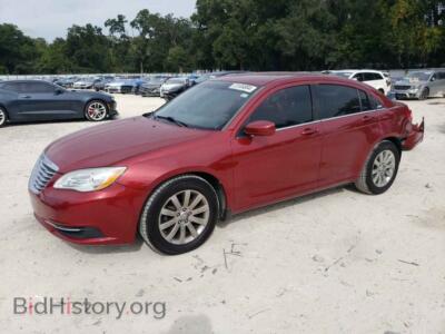 2013 Chrysler 200 Touring, красный — VIN 1C3CCBBG2DN573179, Copart