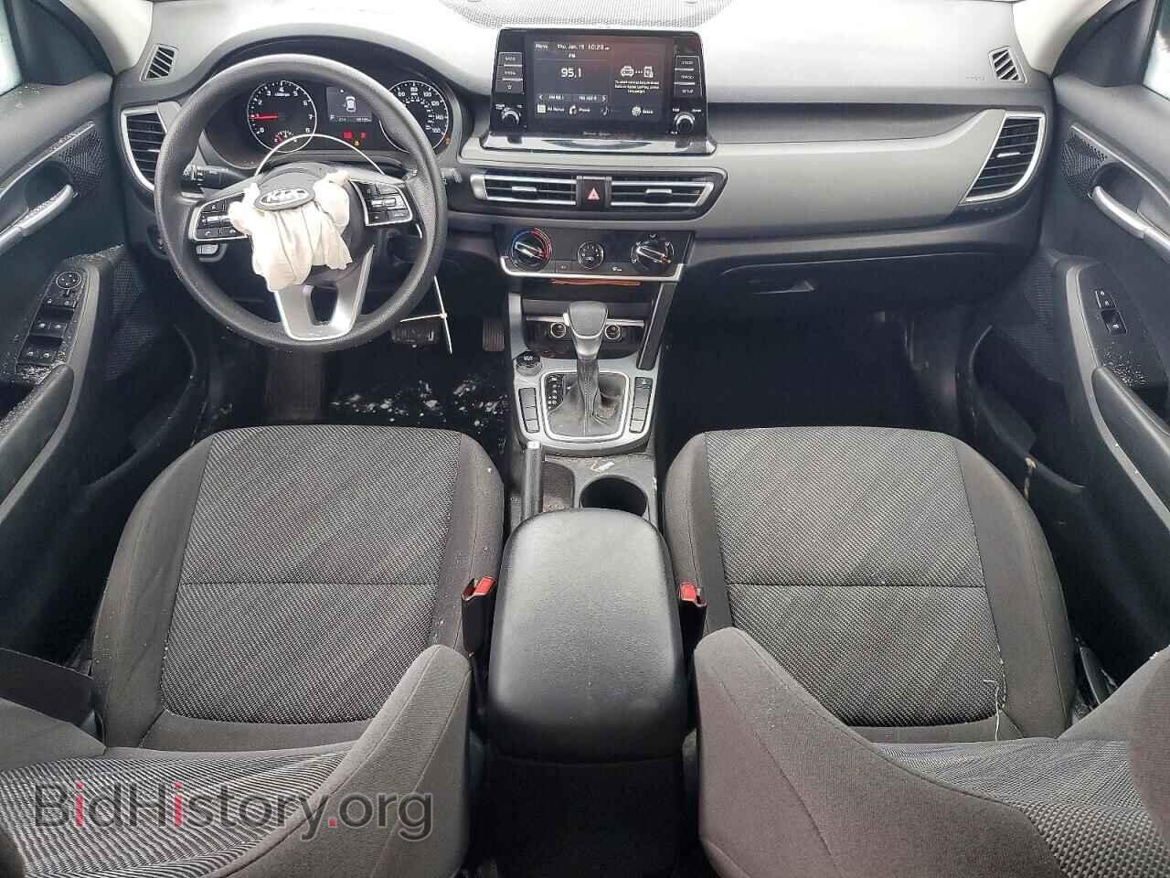 2021 KIA SELTOS - VIN: KNDEPCAA0M7130366 - Фото 8