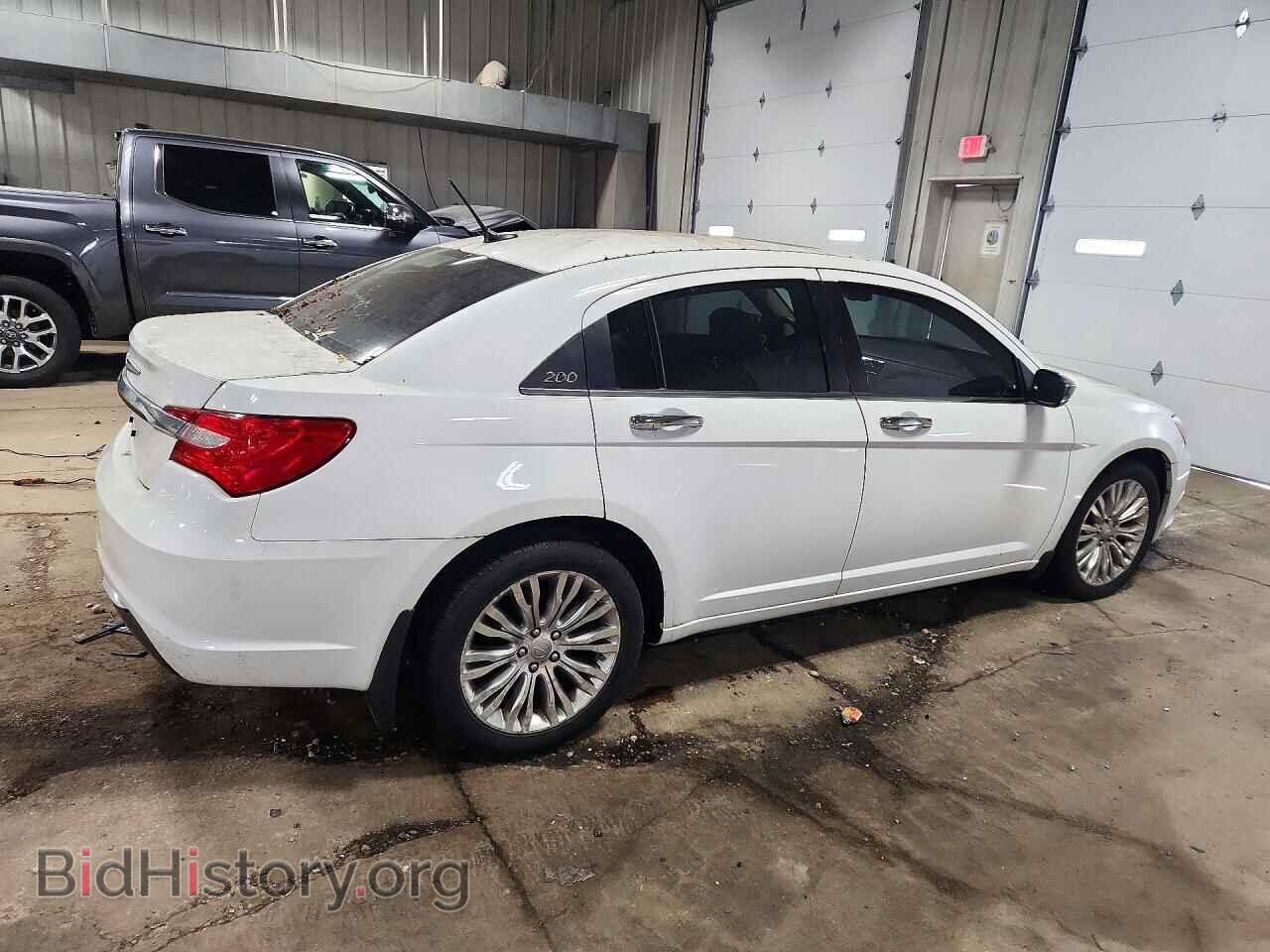 2013 Chrysler 200 (VIN 1C3CCBCG5DN504680) — фото 3 из 12