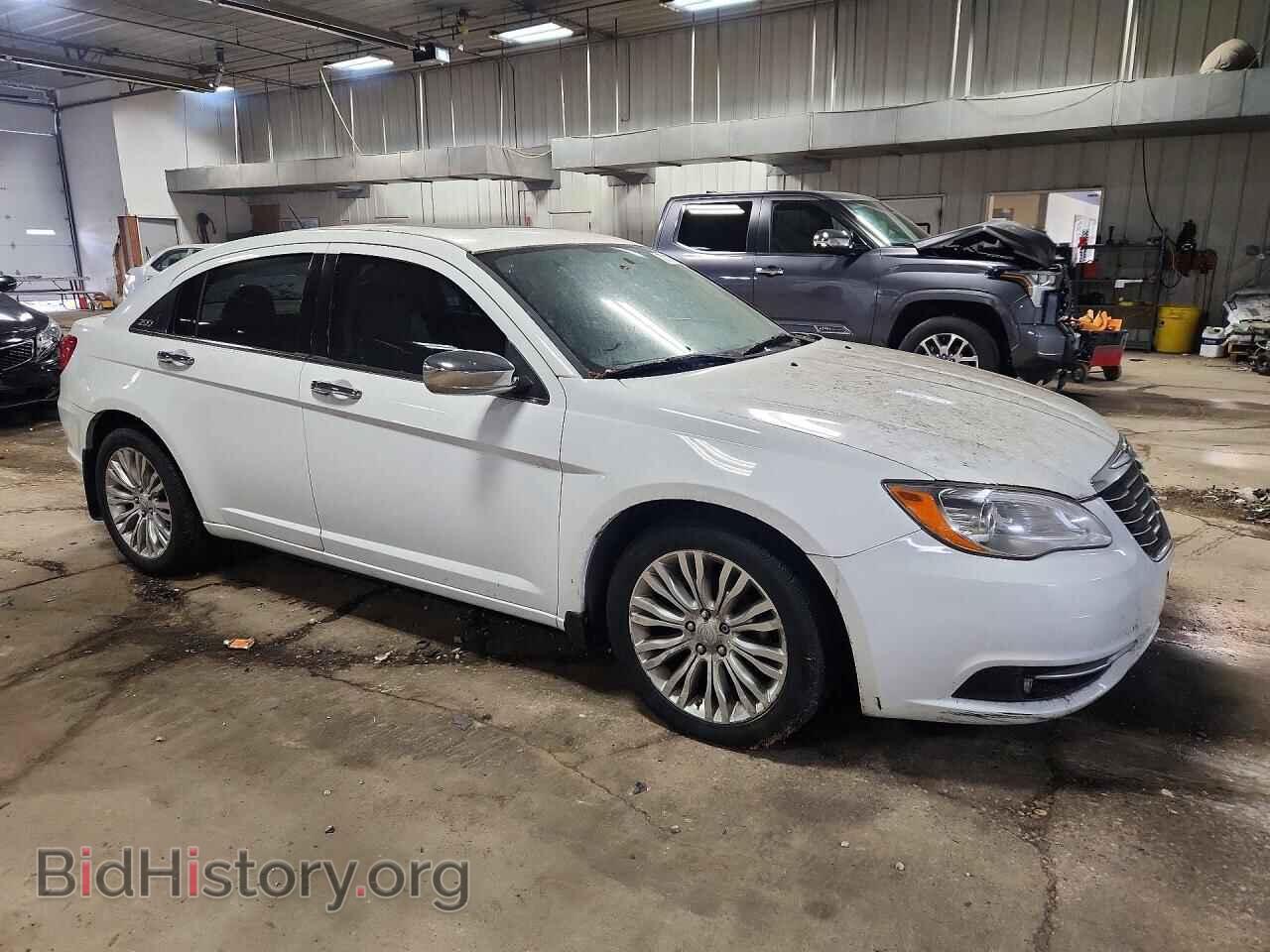 2013 Chrysler 200 (VIN 1C3CCBCG5DN504680) — фото 4 из 12