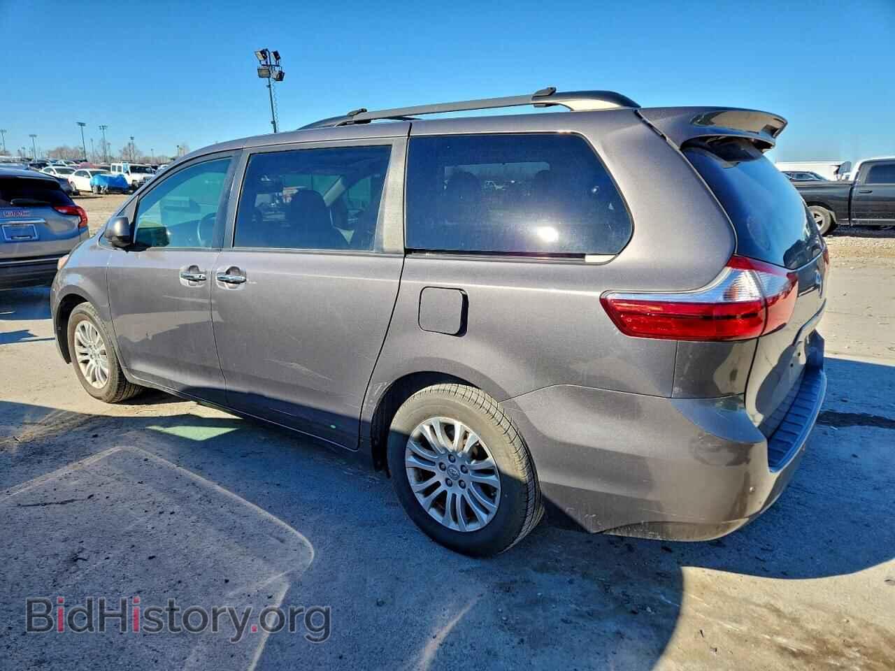 2017 TOYOTA All Models - VIN: 5TDYZ3DC5HS776907 - Фото 2