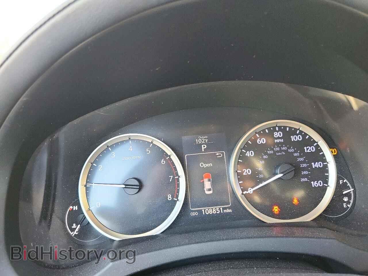Report JTHBA1D2XG5017276 LEXUS IS 2016 WHITE GAS - price and damage history
