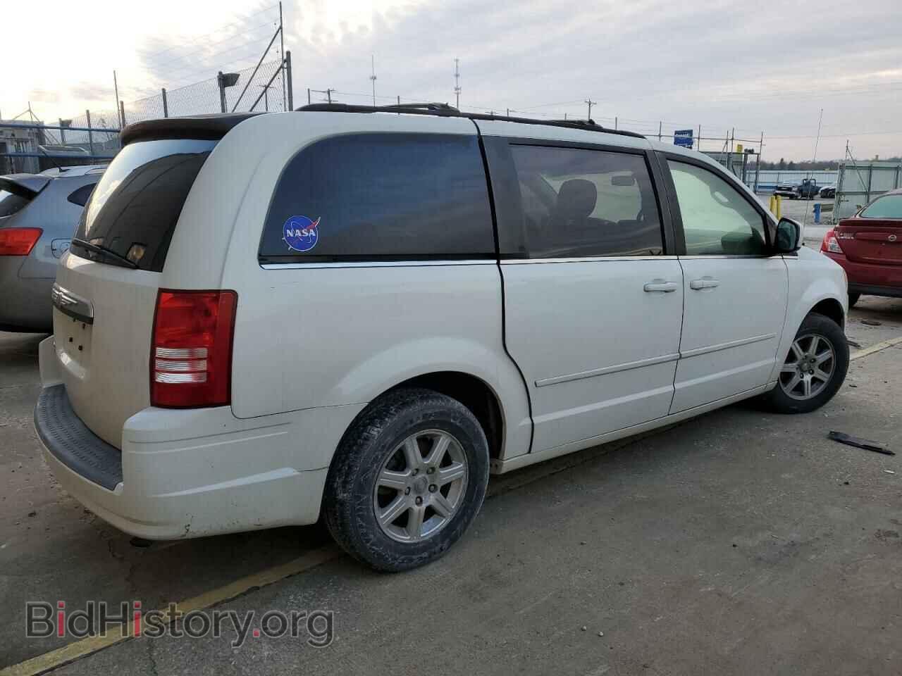 2008 CHRYSLER MINIVAN - VIN: 2A8HR54P18R688016 - Фото 3