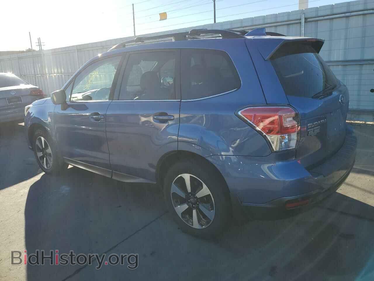 2017 SUBARU FORESTER - VIN: JF2SJARC2HH473793 - Фото 2