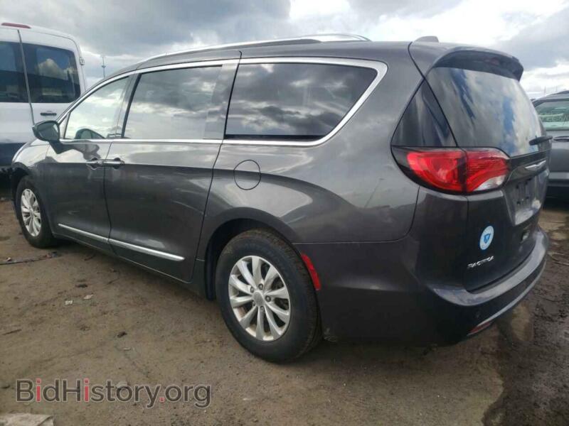 2018 Chrysler PACIFICA (VIN 2C4RC1BG7JR258716) — photo 2 of 13