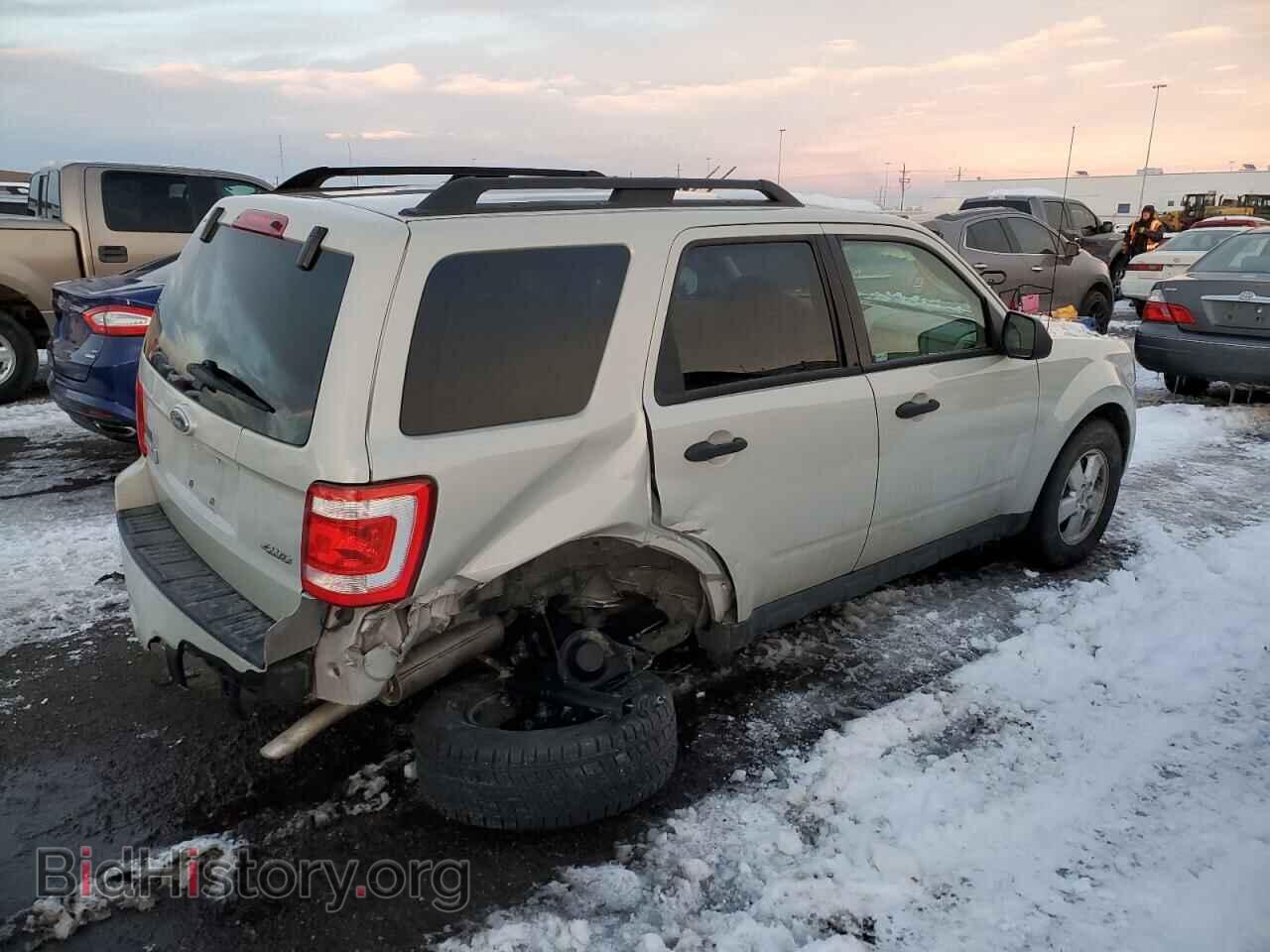 2009 FORD ESCAPE - VIN: 1FMCU93789KD01143 - Фото 3
