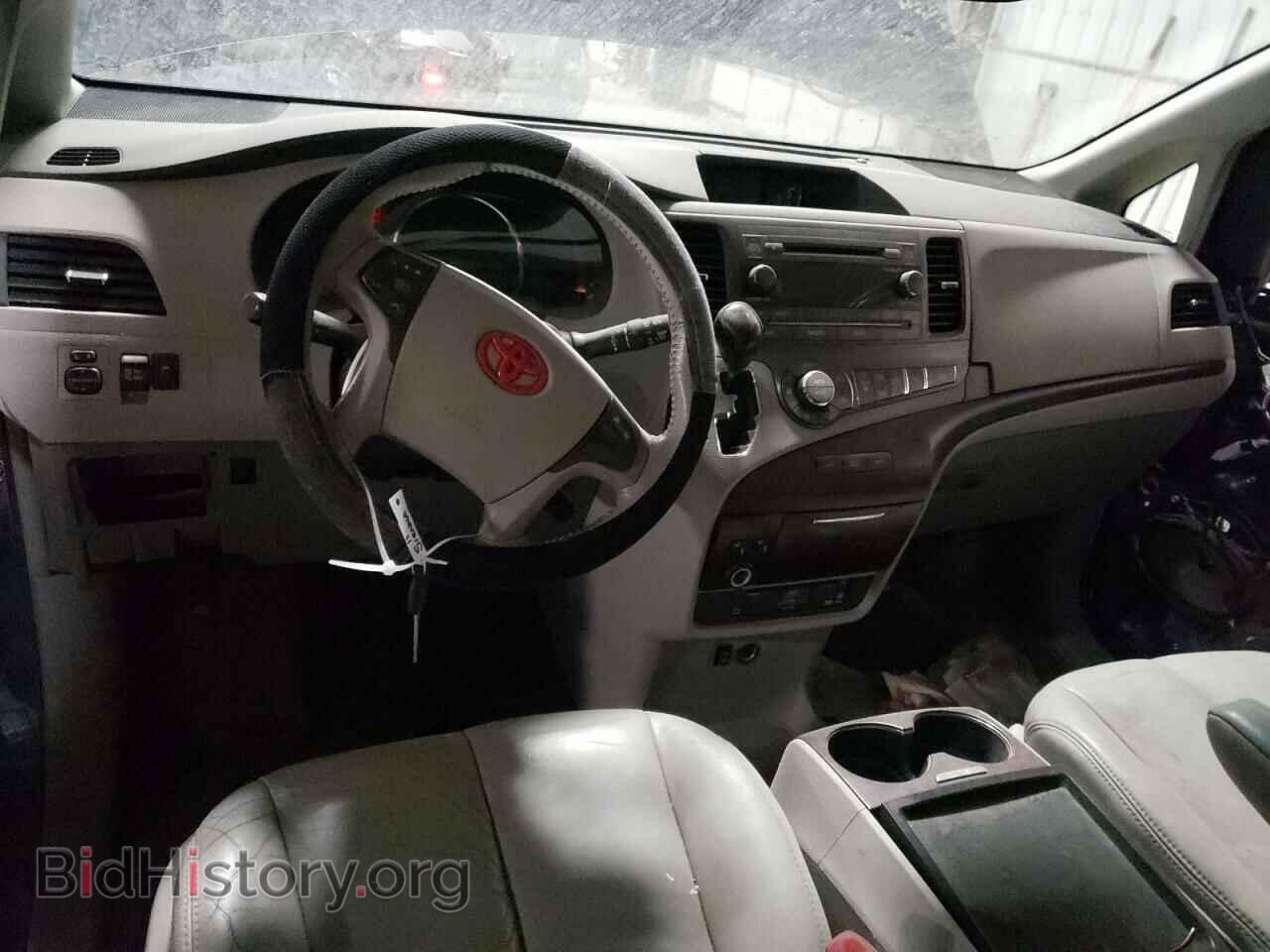 2011 TOYOTA SIENNA - VIN: 5TDYK3DC1BS171925 - Фото 8