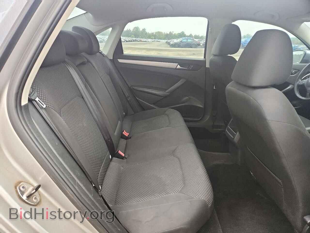 2013 Volkswagen PASSAT (VIN 1VWAP7A3XDC061908) — photo 10 of 12