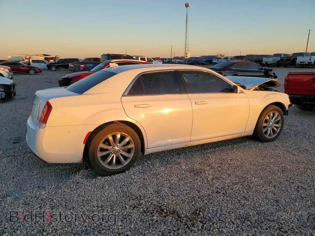 2016 CHRYSLER 300 - VIN: 2C3CCARG2GH190906 - Фото 3