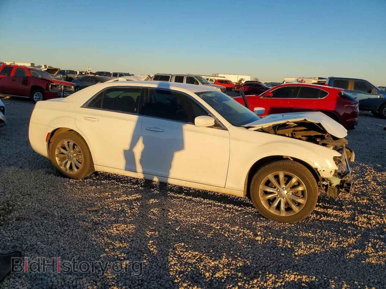 2016 CHRYSLER 300 - VIN: 2C3CCARG2GH190906 - Фото 4