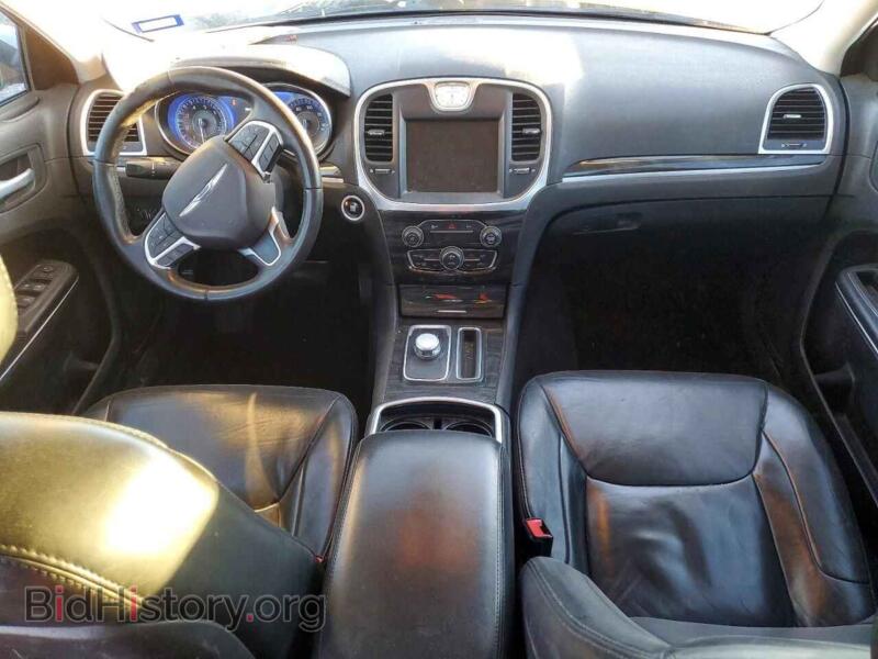 2016 Chrysler 300 (VIN 2C3CCARG2GH190906) — photo 8 of 14