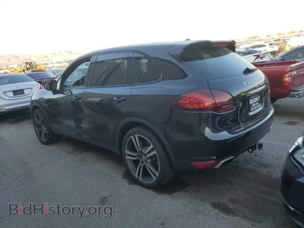 2012 PORSCHE CAYENNE - VIN: WP1AE2A29CLA93300 - Фото 2