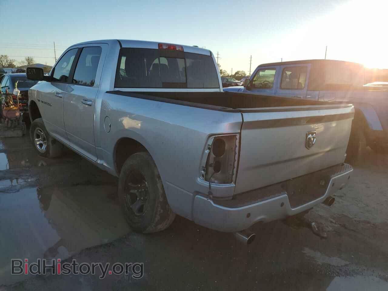 2011 DODGE RAM 1500 - VIN: 1D7RB1CT3BS534720 - Фото 2