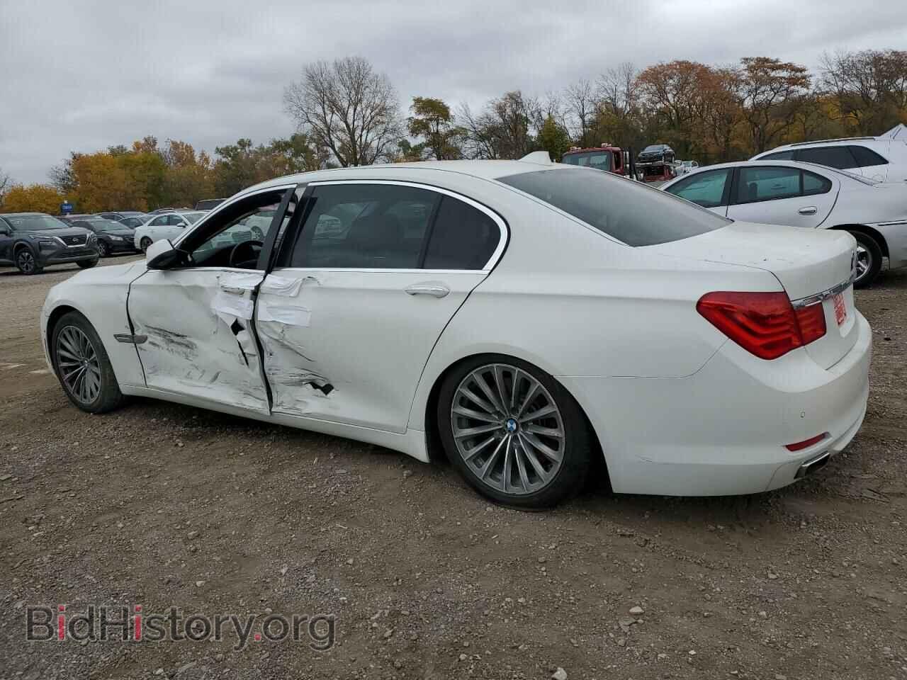 2011 BMW 7 SERIES - VIN: WBAKB8C56BC852005 - Фото 2