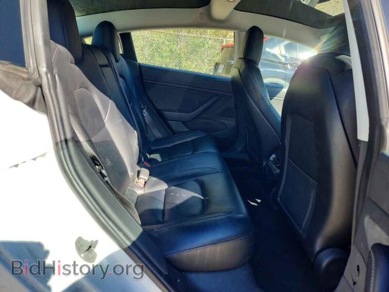 2018 Tesla MODEL 3 (VIN 5YJ3E1EB2JF089054) — фото 10 из 12