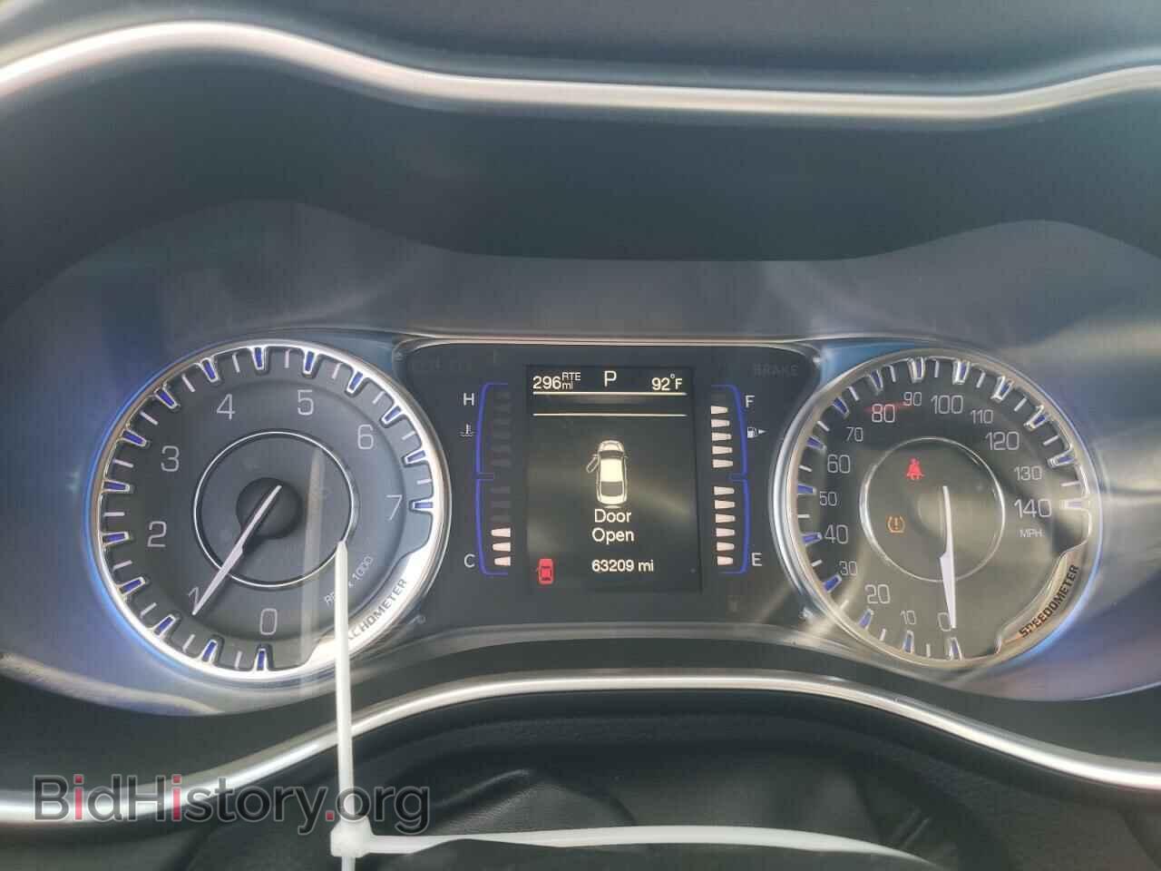 2016 CHRYSLER 200 - VIN: 1C3CCCAB3GN108684 - Фото 9