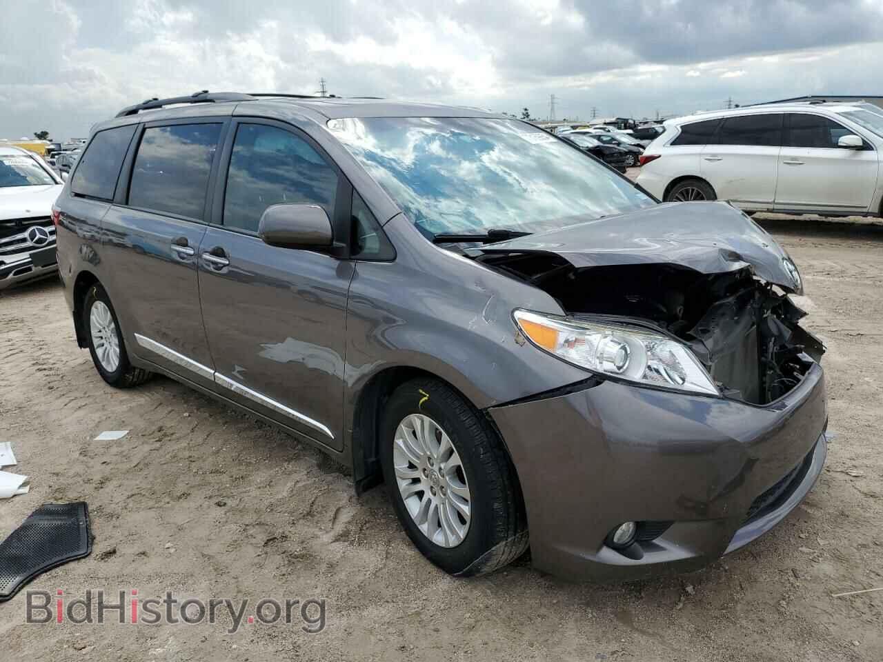2017 TOYOTA All Models - VIN: 5TDYZ3DC3HS835310 - Фото 4