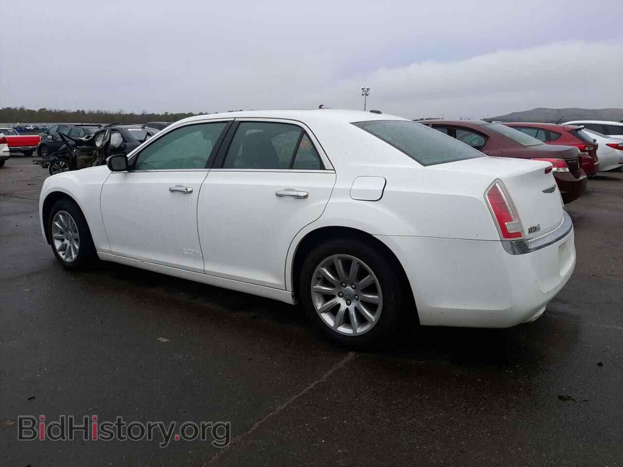 2011 CHRYSLER 300 - VIN: 2C3CA6CT9BH592746 - Фото 2