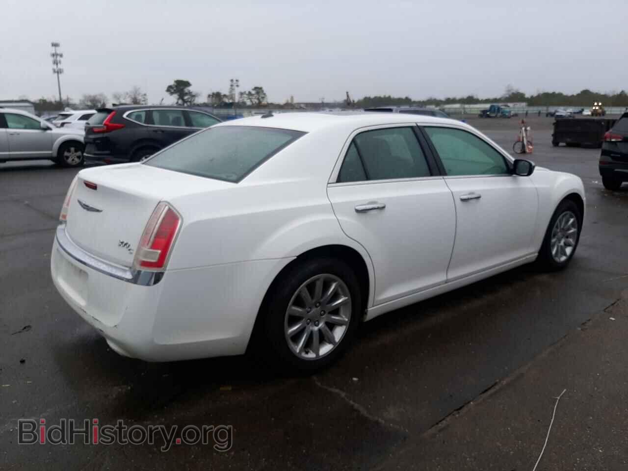 2011 CHRYSLER 300 - VIN: 2C3CA6CT9BH592746 - Фото 3