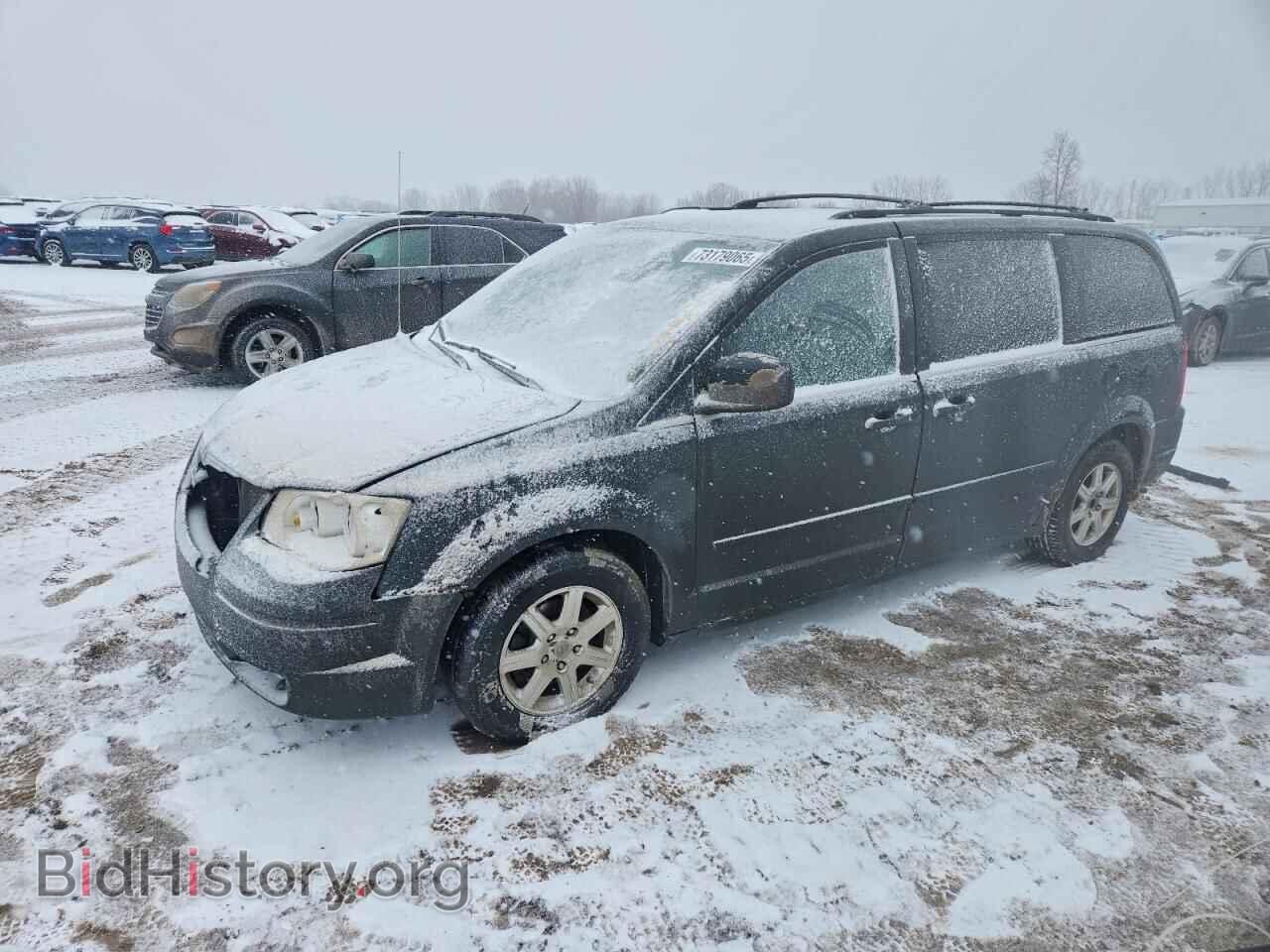 Photo 2A4RR2D10AR330170 - CHRYSLER MINIVAN 2010