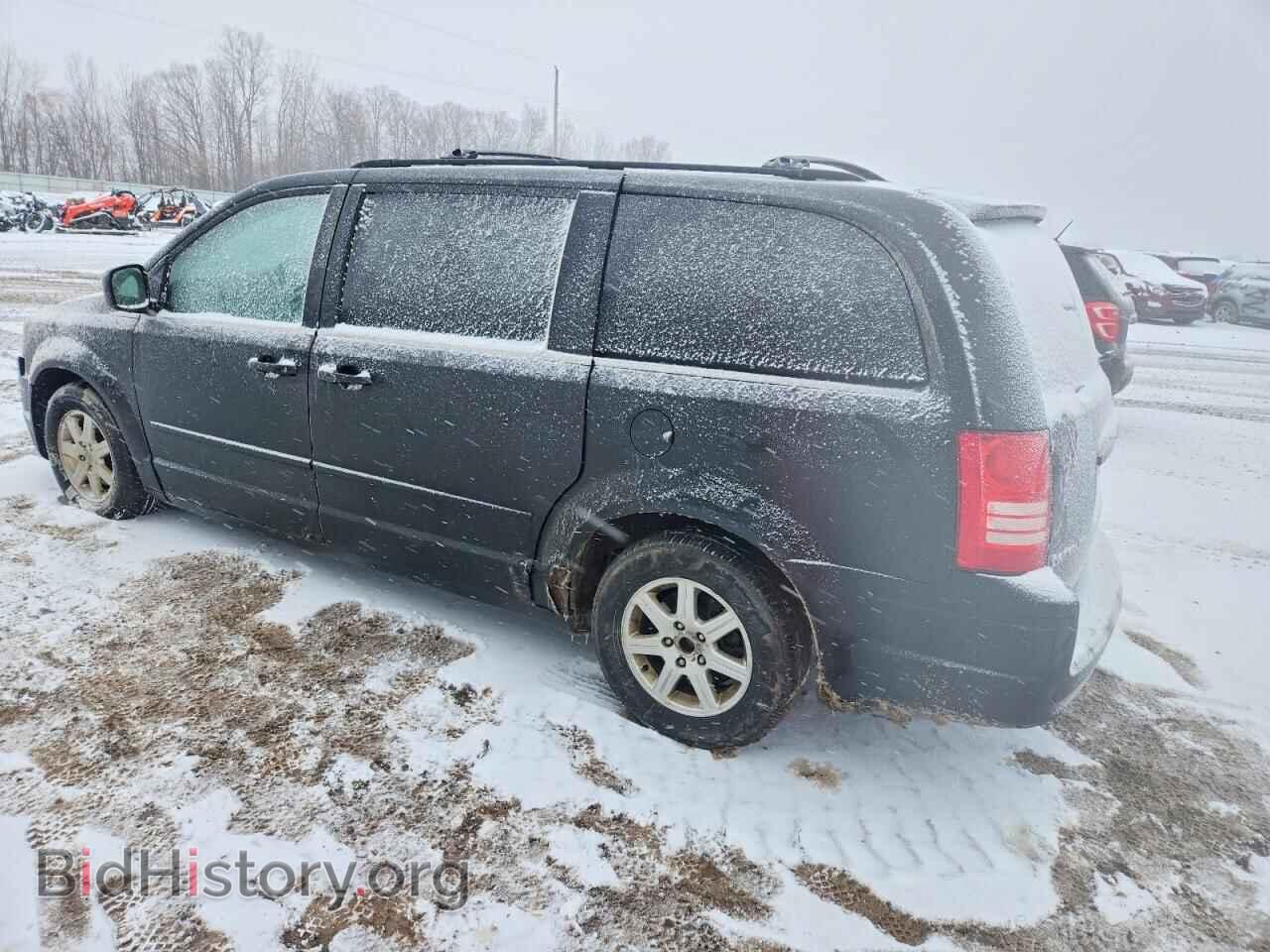 2010 CHRYSLER MINIVAN - VIN: 2A4RR2D10AR330170 - Фото 2