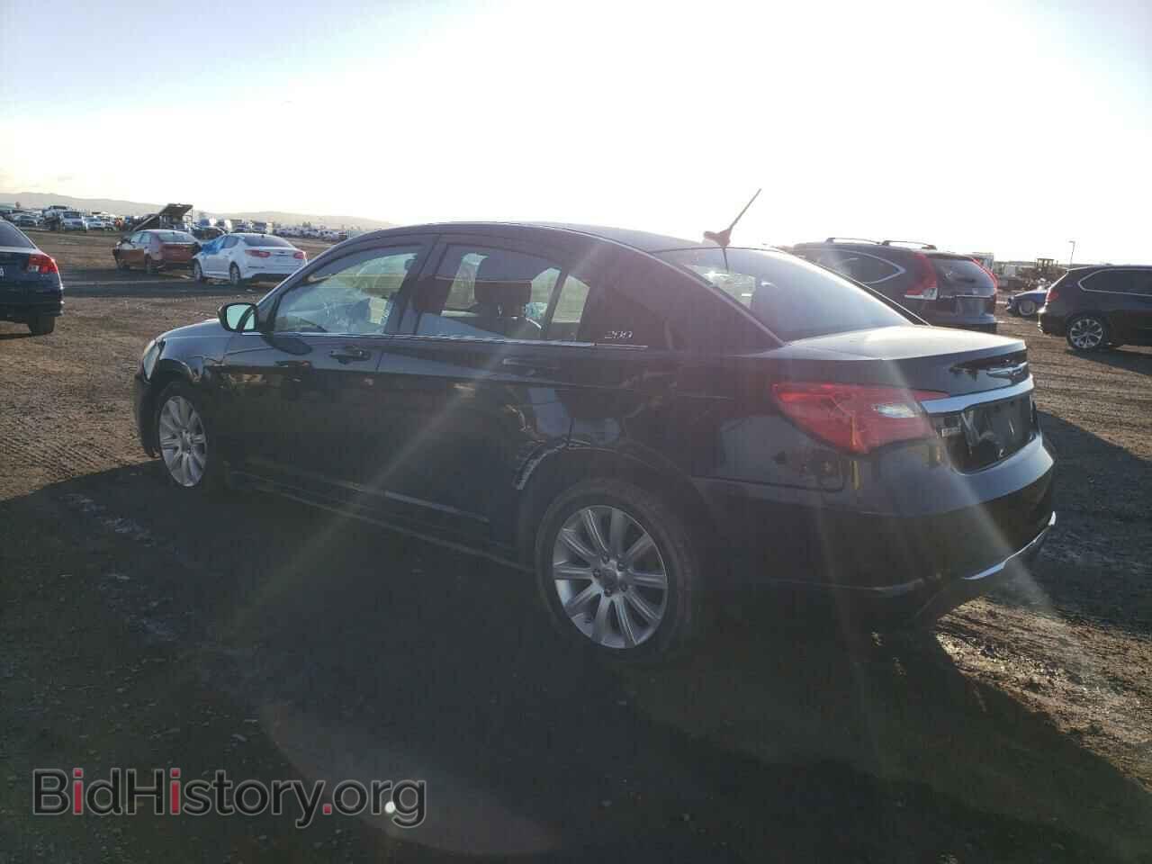 2013 CHRYSLER 200 - VIN: 1C3CCBBG4DN573393 - Фото 2