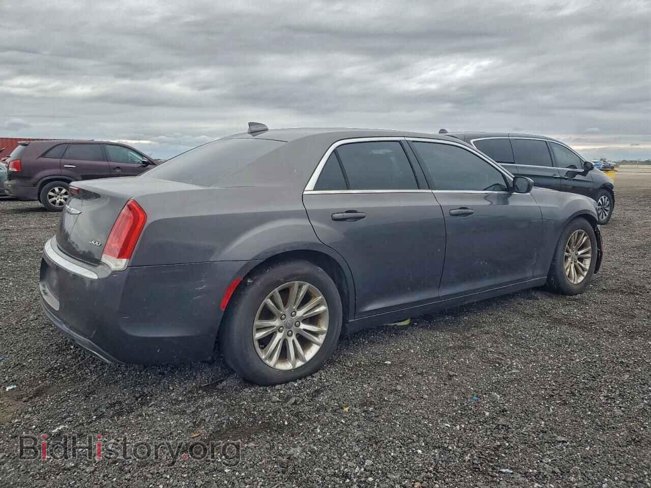 2017 CHRYSLER 300 - VIN: 2C3CCAAG1HH505921 - Фото 3