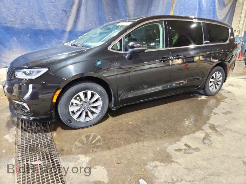 2023 Chrysler PACIFICA Hybrid Touring L (VIN 2C4RC1L78PR632371) — фото 1 из 13, Copart, повреждение: бок