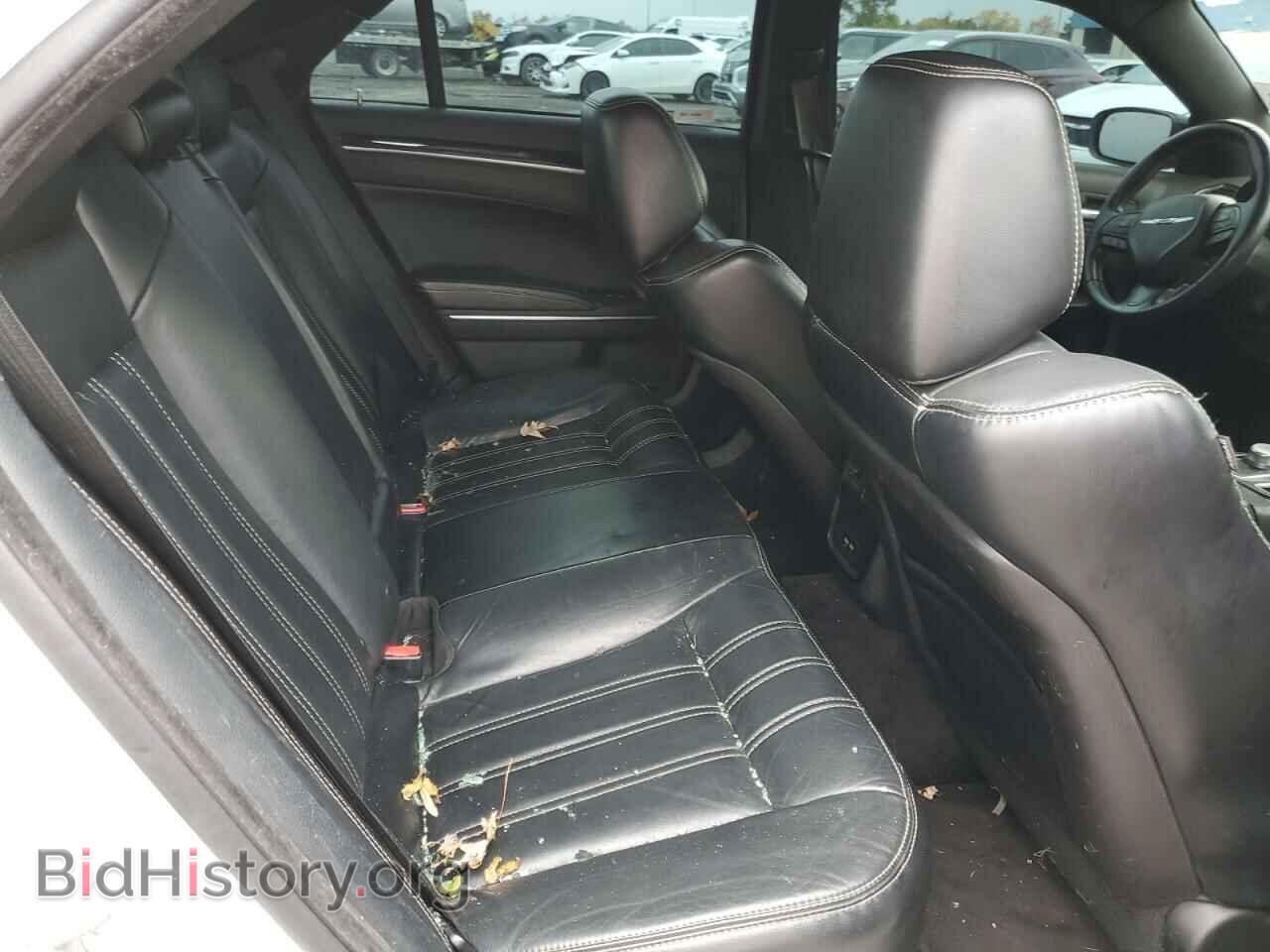 2015 CHRYSLER 300 - VIN: 2C3CCAGG6FH922889 - Фото 10
