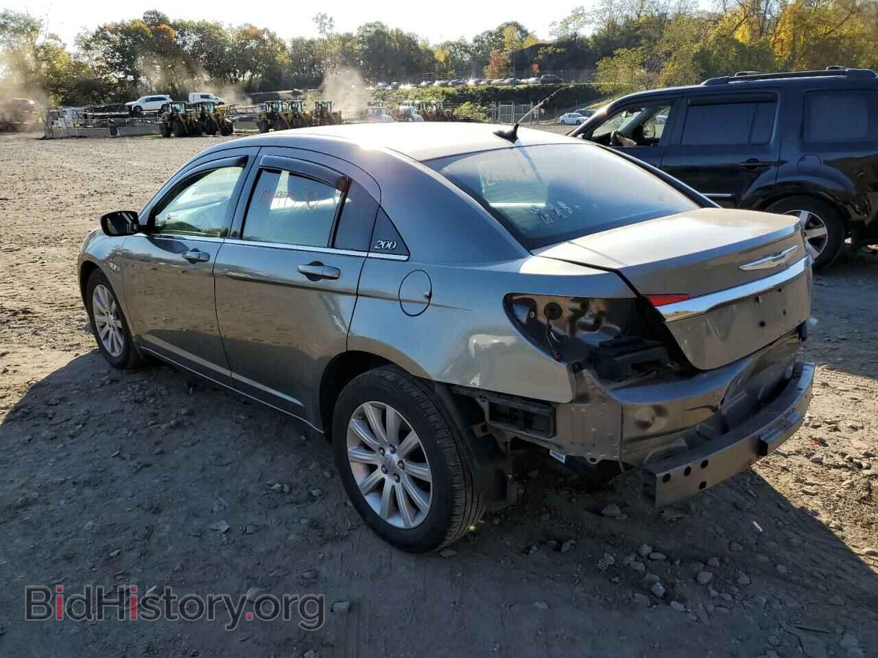 2013 CHRYSLER 200 - VIN: 1C3CCBBB1DN654758 - Фото 2