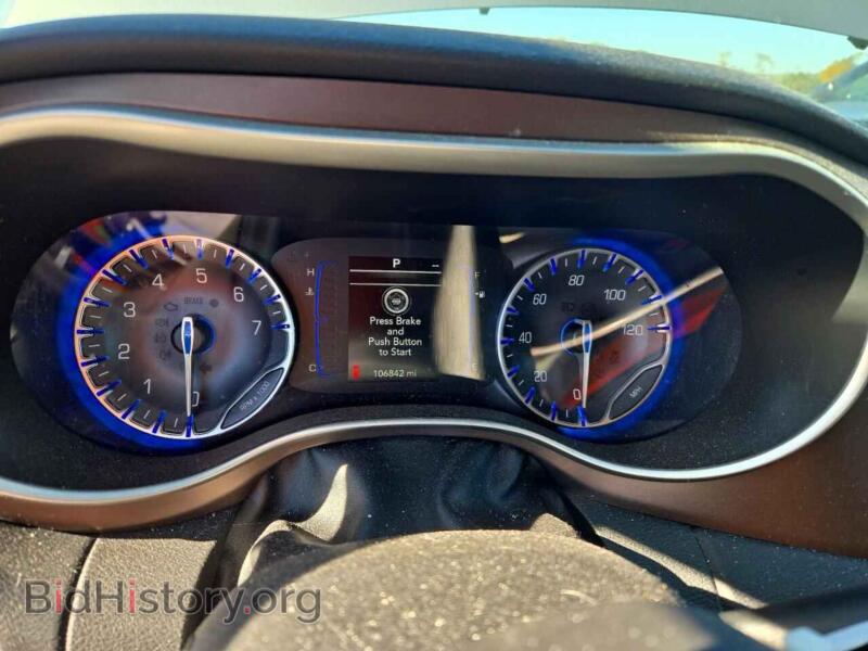 2018 Chrysler PACIFICA (VIN 2C4RC1BG8JR212330) — фото 9 из 13
