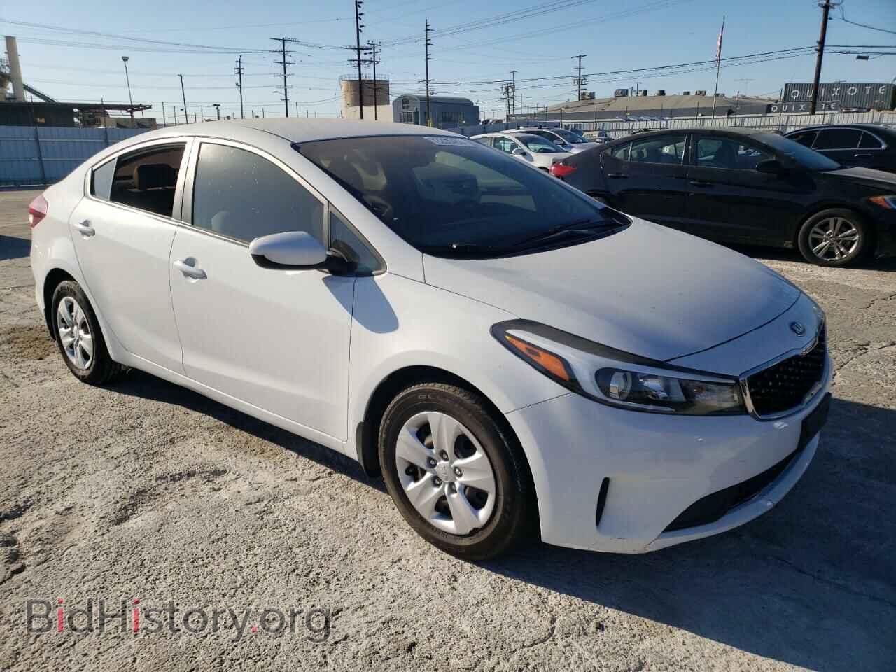 2017 KIA FORTE - VIN: 3KPFK4A78HE057573 - Photo 4