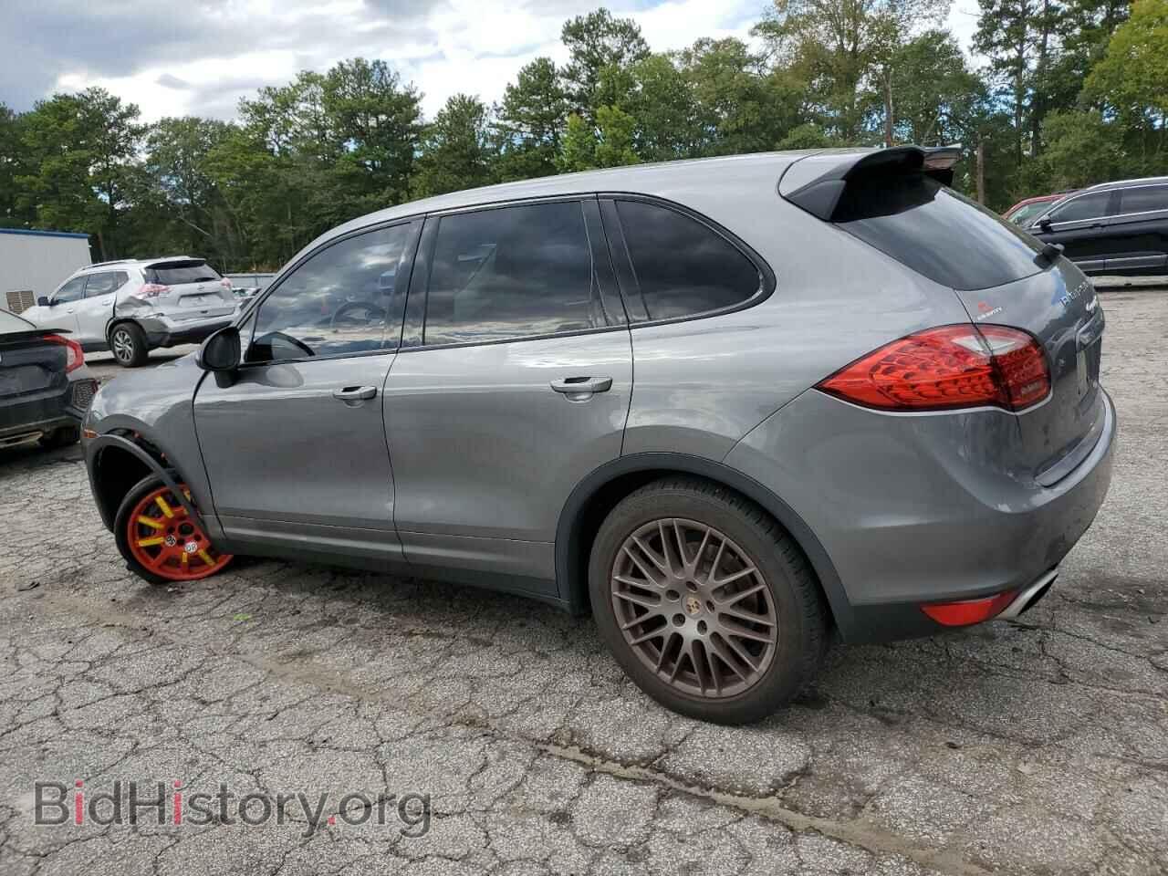 2013 PORSCHE CAYENNE - VIN: WP1AA2A20DLA04419 - Photo 2