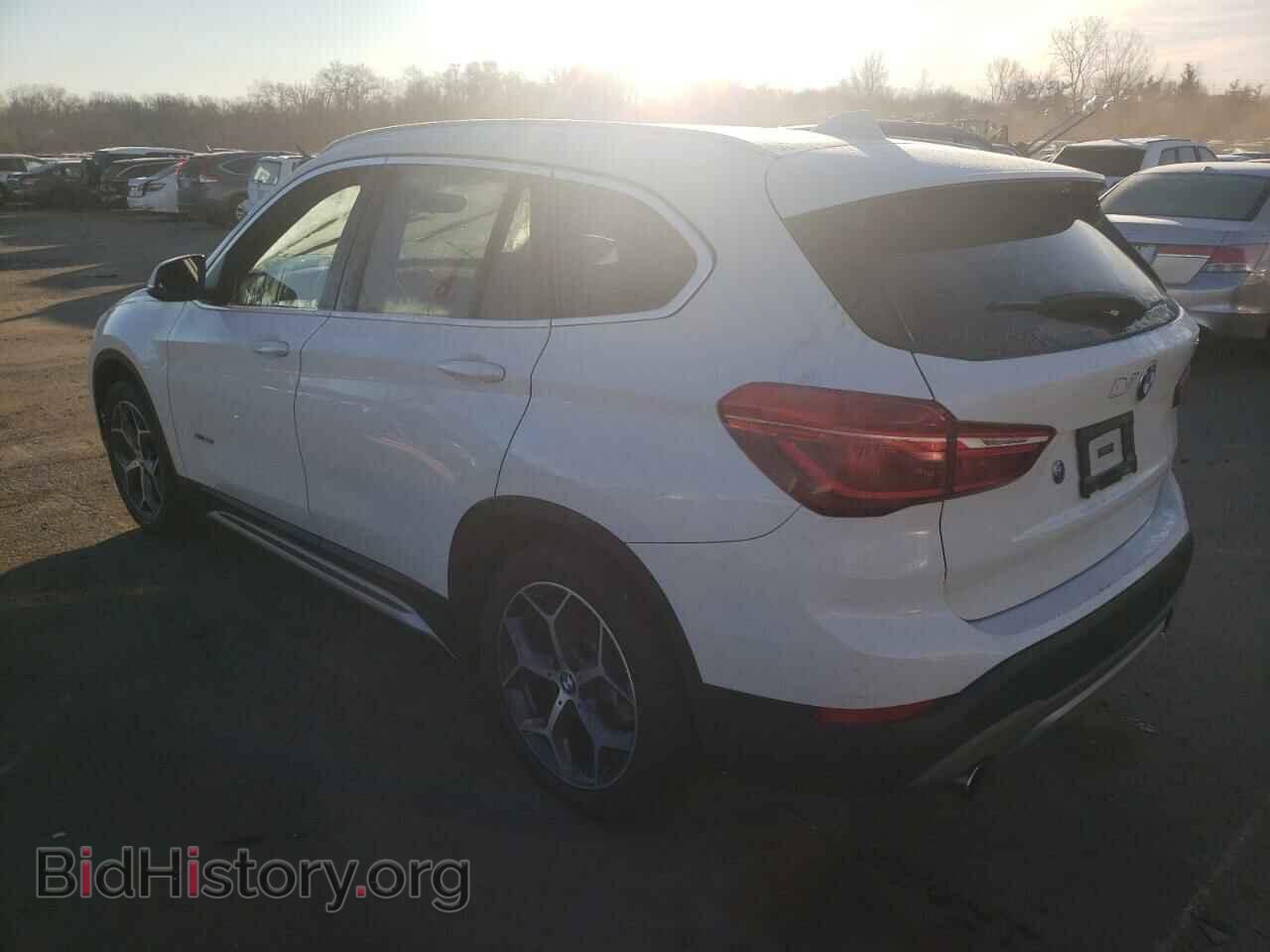 2017 BMW X1 - VIN: WBXHT3C32H5F76291 - Фото 2