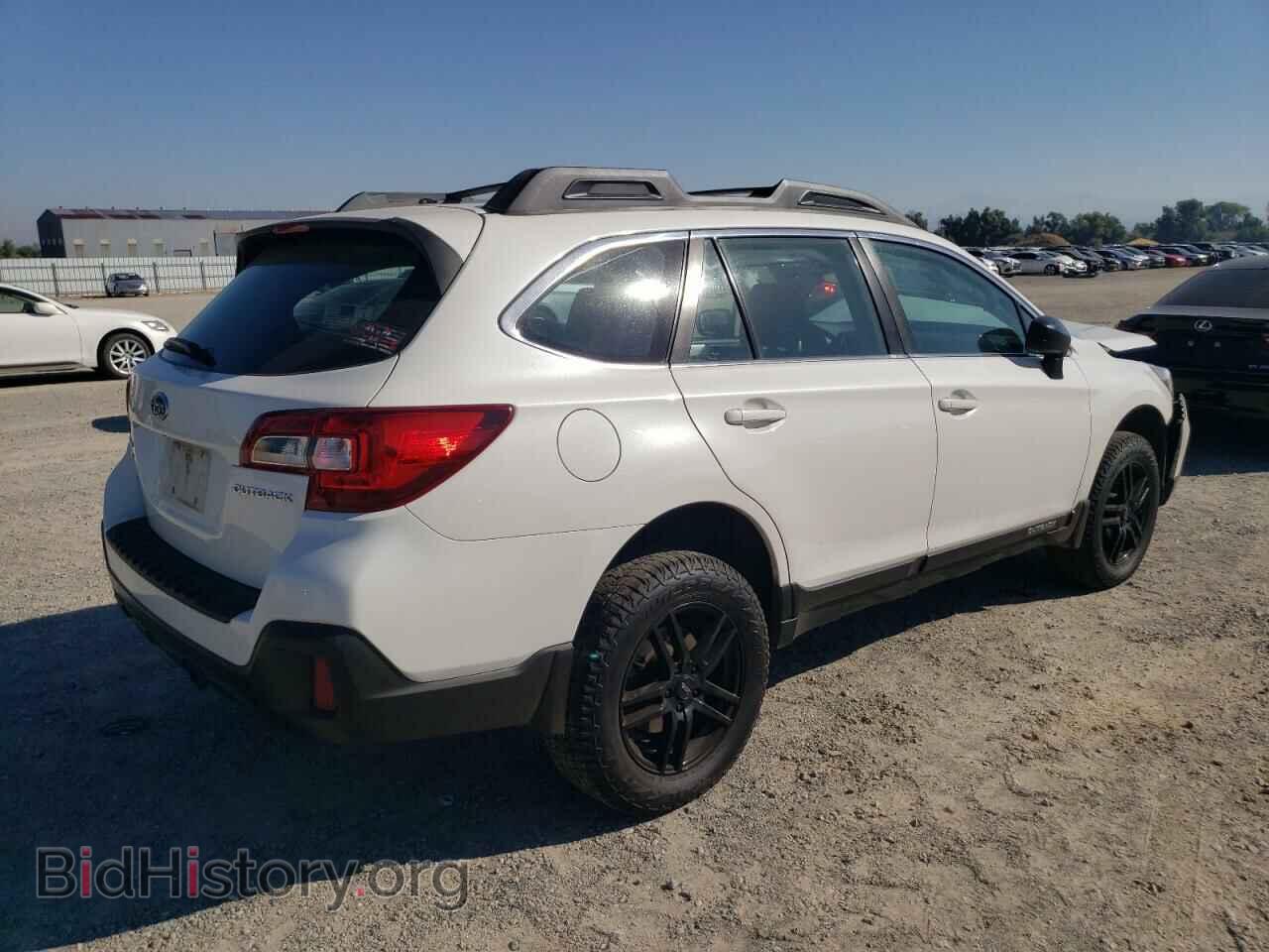 2018 SUBARU OUTBACK - VIN: 4S4BSAAC9J3246929 - Фото 3