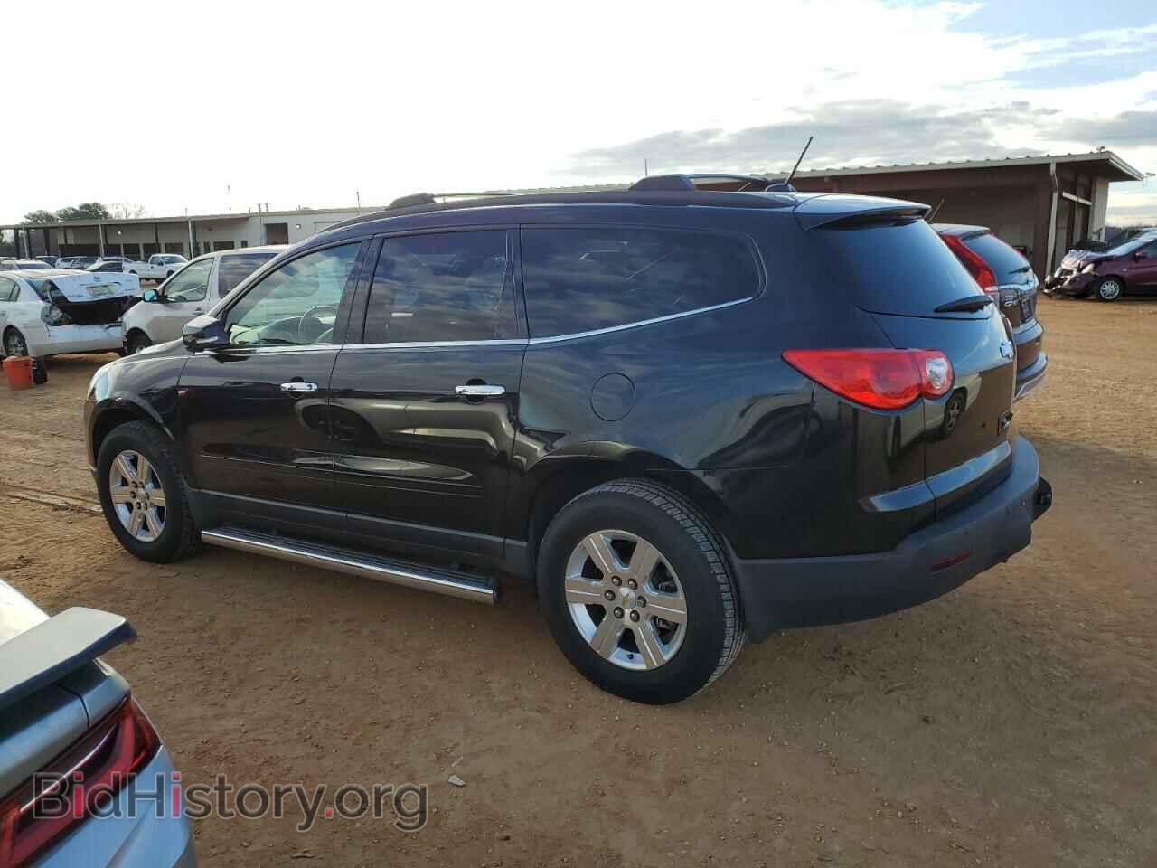 2012 CHEVROLET TRAVERSE - VIN: 1GNKRJED0CJ379829 - Фото 2