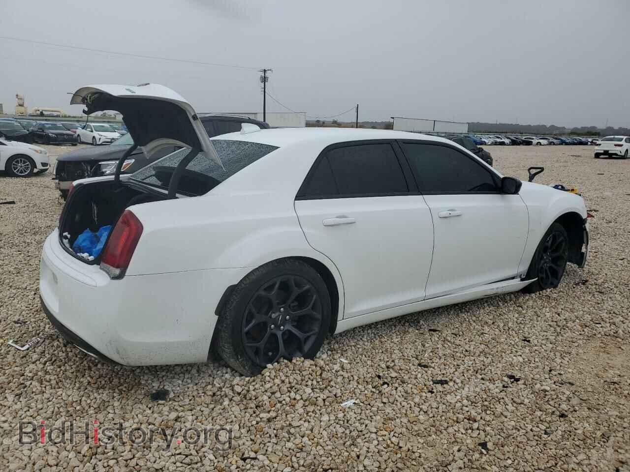 2019 CHRYSLER 300 - VIN: 2C3CCAAG5KH500843 - Фото 3