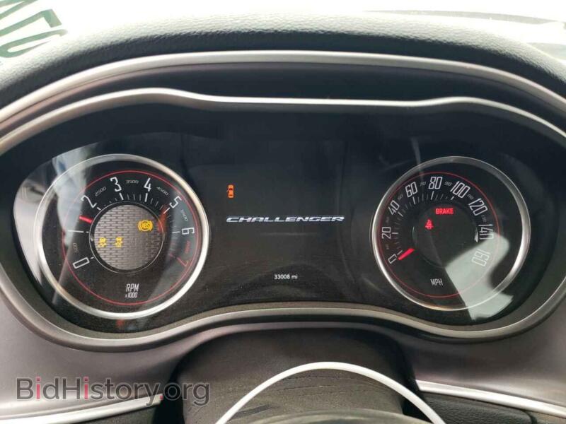 2019 Dodge CHALLENGER (VIN 2C3CDZAG4KH611220) — photo 9 of 12