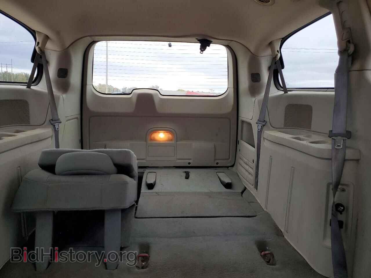 2008 Chrysler MINIVAN (VIN 2A8HR44H88R799634) — photo 10 of 13