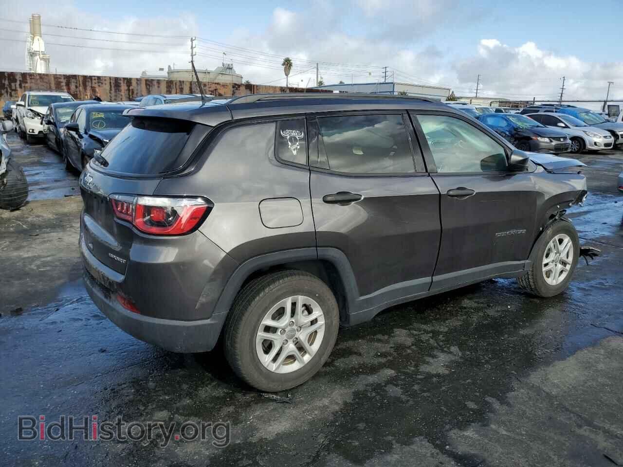 2018 JEEP COMPASS - VIN: 3C4NJCAB0JT461773 - Фото 3