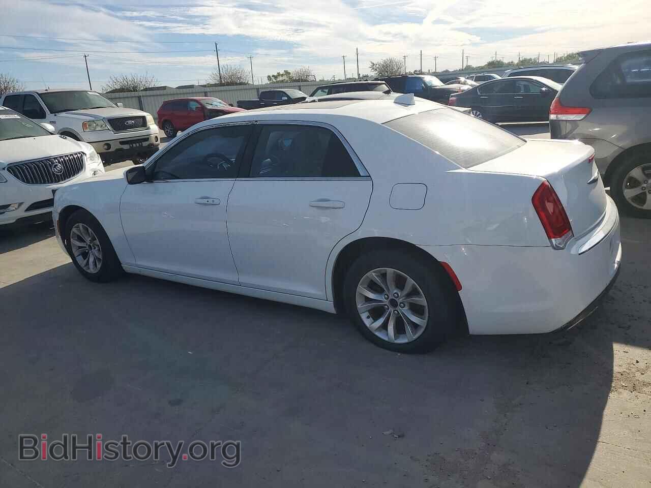 2016 CHRYSLER 300 - VIN: 2C3CCAAG8GH223631 - Фото 2