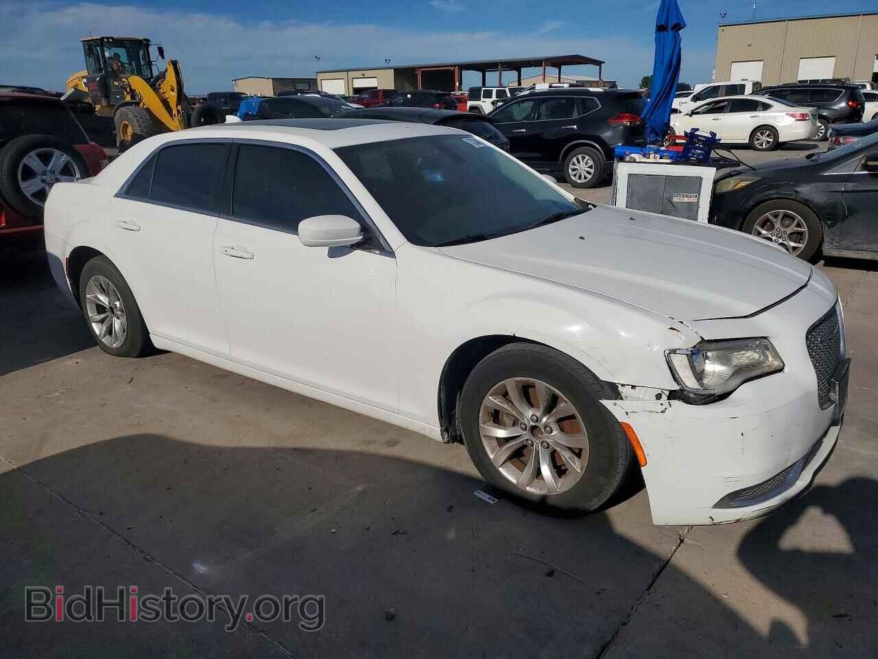 2016 CHRYSLER 300 - VIN: 2C3CCAAG8GH223631 - Фото 4