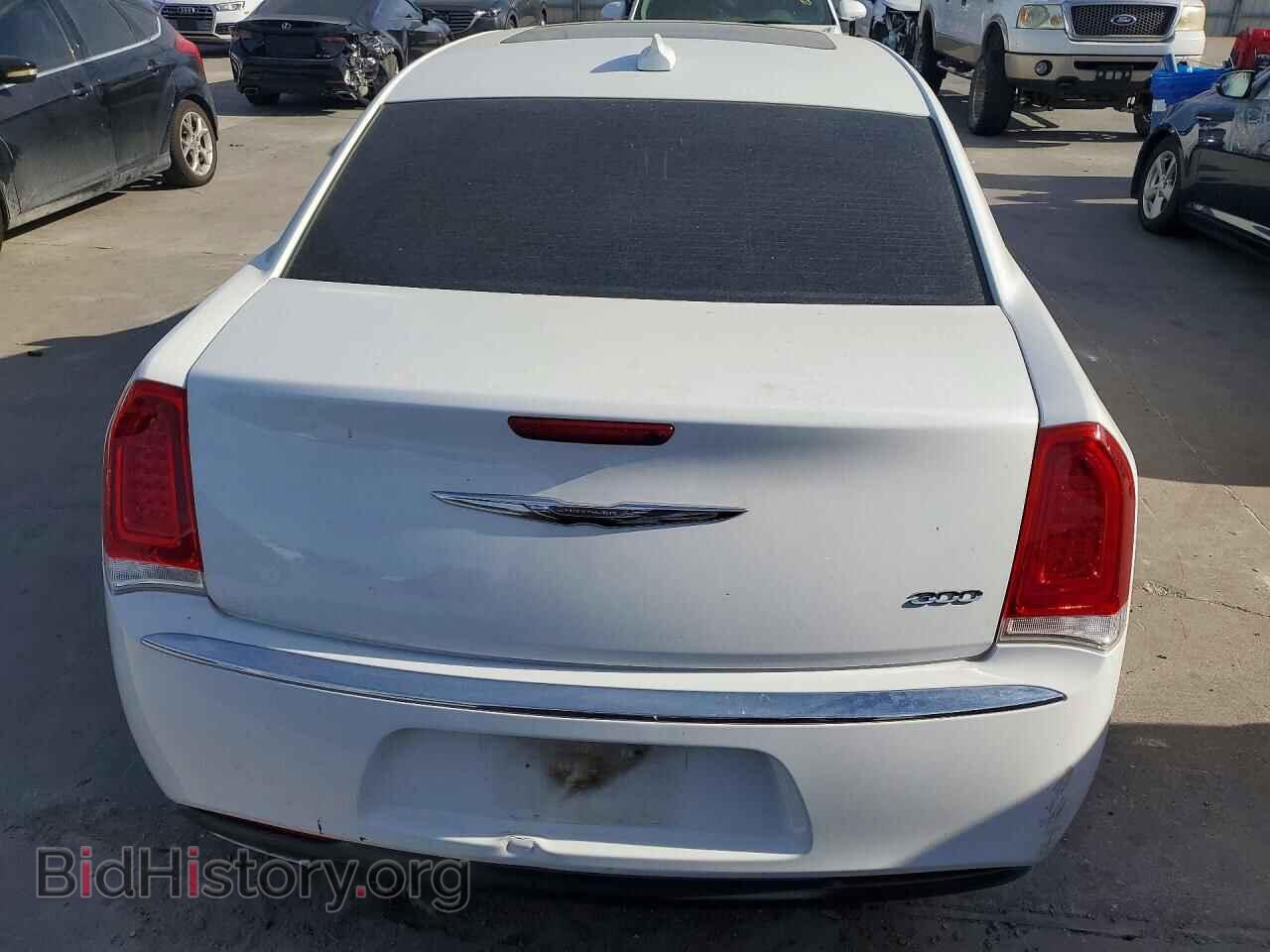 2016 CHRYSLER 300 - VIN: 2C3CCAAG8GH223631 - Фото 6