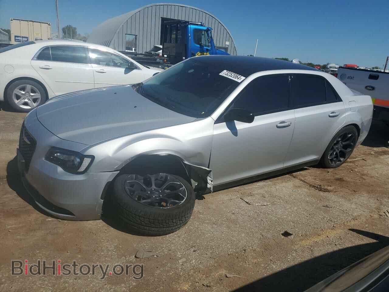 Фотография 2C3CCAAG1KH580464 - CHRYSLER 300 2019