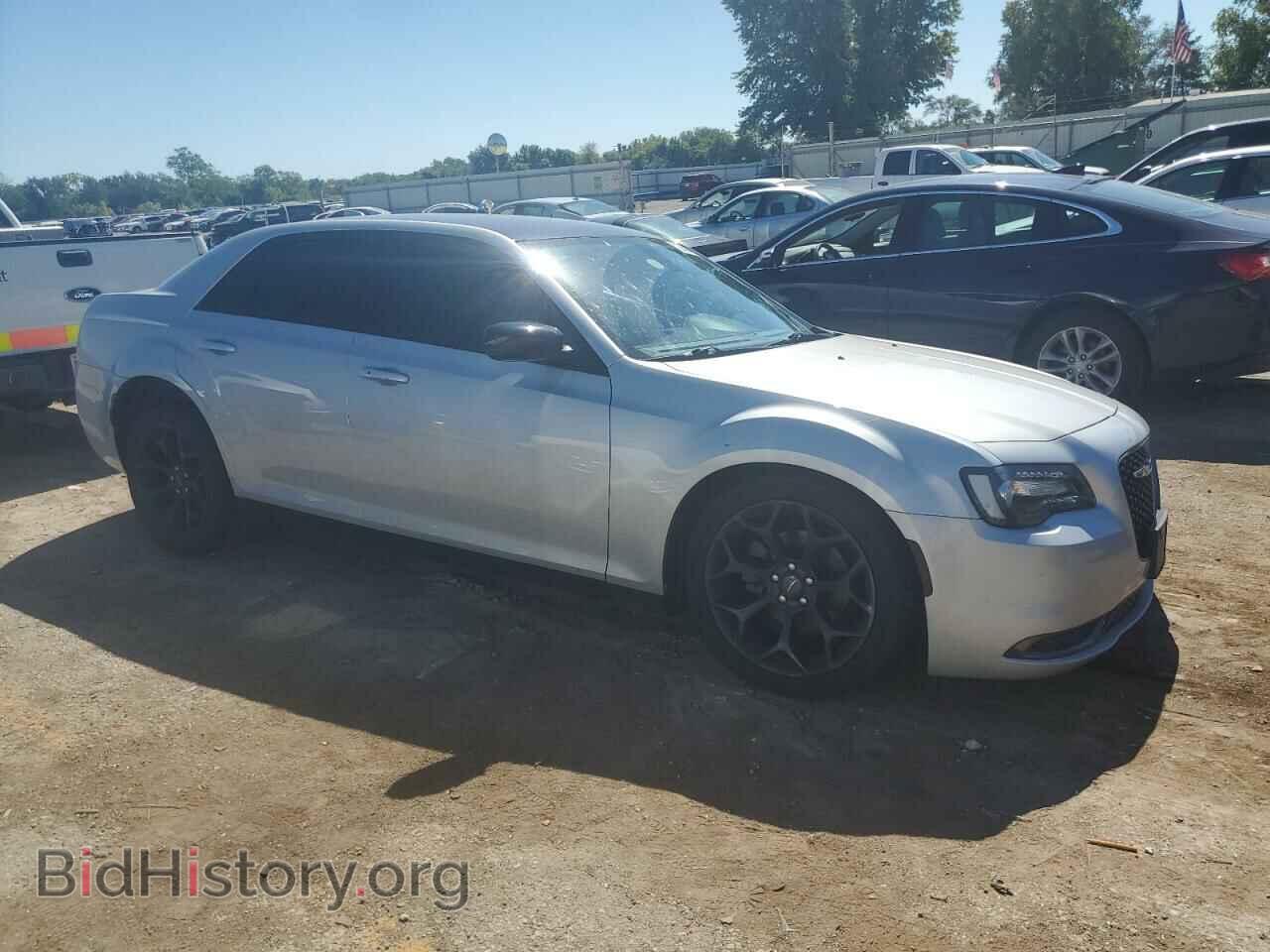 2019 CHRYSLER 300 - VIN: 2C3CCAAG1KH580464 - Фото 4