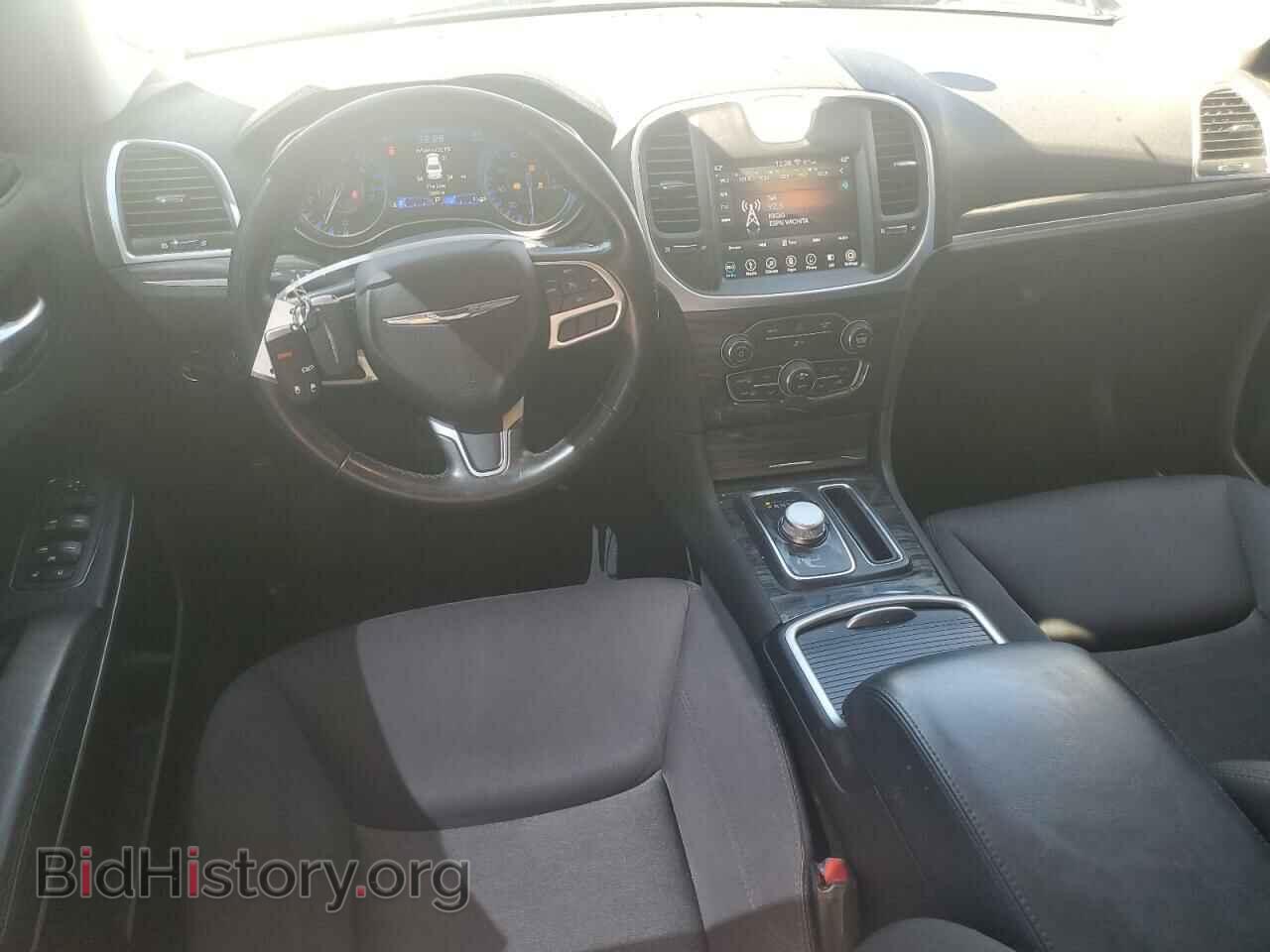 2019 CHRYSLER 300 - VIN: 2C3CCAAG1KH580464 - Фото 8