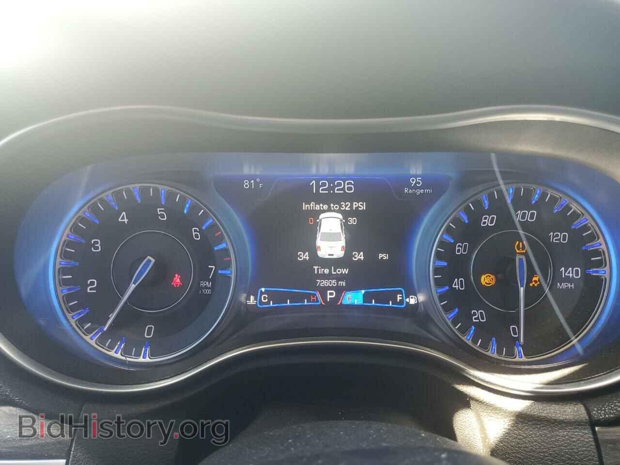 2019 CHRYSLER 300 - VIN: 2C3CCAAG1KH580464 - Фото 9