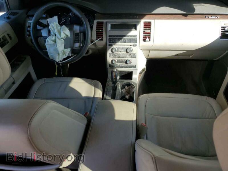 2011 Ford FLEX (VIN 2FMGK5CC5BBD14395) — photo 8 of 13